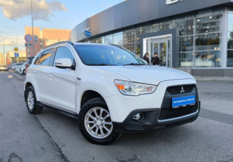 Подержанный автомобиль Mitsubishi ASX 2012 года (3 фото)