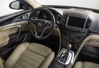 Подержанный автомобиль Opel Insignia Wagon 2014 года (8 фото)