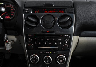 Подержанный автомобиль Mazda 6 Sedan 2005 года (16 фото)