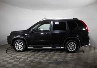 Подержанный автомобиль Nissan X-Trail 2012 года (8 фото)