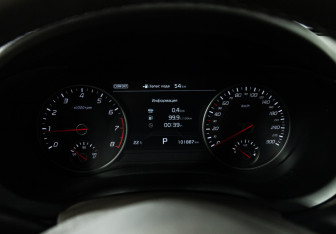 Подержанный автомобиль Kia Stinger 2018 года (12 фото)