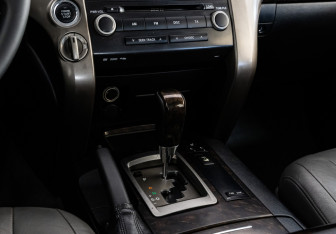 Подержанный автомобиль Toyota Land Cruiser Suv 2008 года (13 фото)