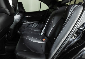 Подержанный автомобиль Toyota Camry Sedan 2018 года (10 фото)