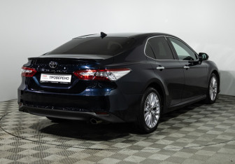 Подержанный автомобиль Toyota Camry Sedan 2020 года (5 фото)