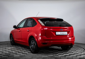 Подержанный автомобиль Ford Focus Hatchback 2010 года (3 фото)