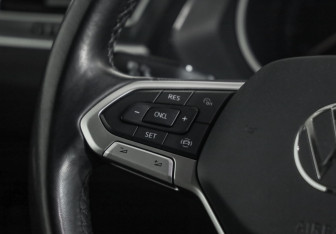Подержанный автомобиль Volkswagen Tiguan 2021 года (12 фото)