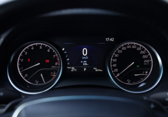 Подержанный автомобиль Toyota Camry Sedan 2021 года (17 фото)