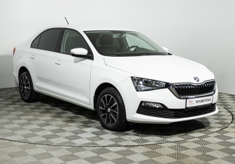 Подержанный автомобиль Skoda Rapid Liftback 2021 года (3 фото)