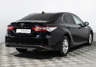 Подержанный автомобиль Toyota Camry Sedan 2020 года (5 фото)