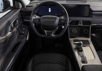 Подержанный автомобиль Exeed TXL 2023 года (12 фото)