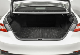 Подержанный автомобиль Toyota Camry Sedan 2019 года (21 фото)