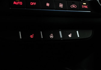 Подержанный автомобиль Kia Ceed Hatchback 2019 года (16 фото)