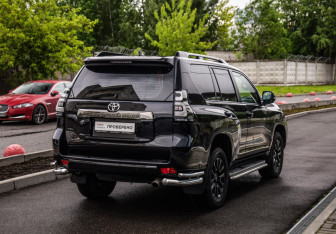 Подержанный автомобиль Toyota Land Cruiser Prado 2020 года (6 фото)