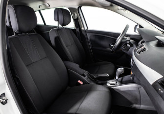 Подержанный автомобиль Renault Megane Hatchback 2011 года (12 фото)