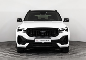 Подержанный автомобиль Geely Monjaro 2024 года (3 фото)