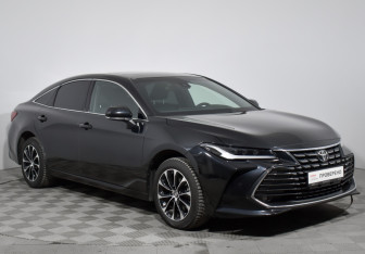 Подержанный автомобиль Toyota Avalon 2022 года (3 фото)