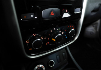 Подержанный автомобиль Renault Duster 2014 года (20 фото)