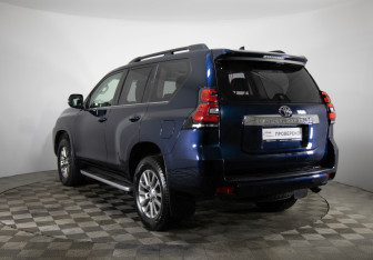 Подержанный автомобиль Toyota Land Cruiser Prado 2018 года (7 фото)