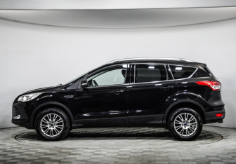 Подержанный автомобиль Ford Kuga 2016 года (8 фото)