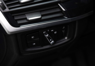 Подержанный автомобиль BMW X5 2015 года (21 фото)