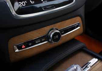 Подержанный автомобиль Volvo XC90 2021 года (15 фото)