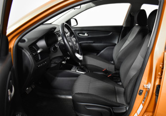 Подержанный автомобиль Kia Rio Sedan 2017 года (10 фото)