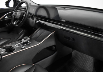 Подержанный автомобиль Omoda C5 2023 года (13 фото)