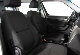 Подержанный автомобиль Skoda Yeti 2011 года (17 фото)