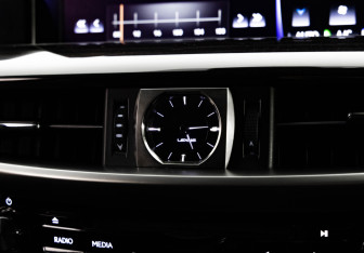 Подержанный автомобиль Lexus LX 2015 года (30 фото)