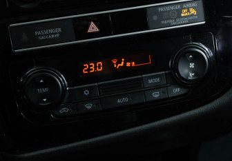 Подержанный автомобиль Mitsubishi Outlander 2018 года (15 фото)