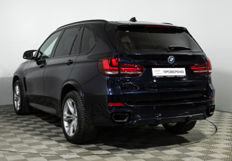Подержанный автомобиль BMW X5 2017 года (7 фото)