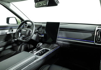 Подержанный автомобиль Jaecoo J7 2023 года (9 фото)