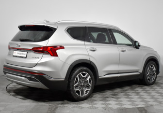 Подержанный автомобиль Hyundai Santa Fe 2021 года (5 фото)