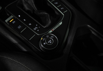 Подержанный автомобиль Volkswagen Tiguan 2018 года (19 фото)