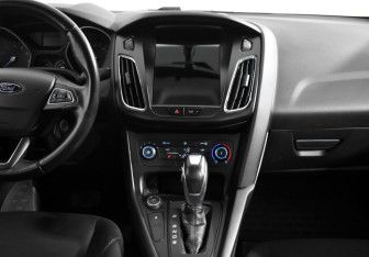 Подержанный автомобиль Ford Focus Sedan 2017 года (14 фото)