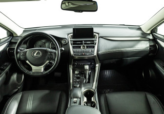 Подержанный автомобиль Lexus NX 2017 года (13 фото)
