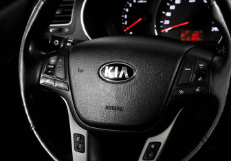 Подержанный автомобиль Kia Sorento 2015 года (12 фото)