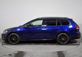 Подержанный автомобиль Volkswagen Golf Wagon 2017 года (8 фото)