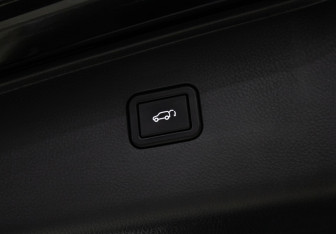 Подержанный автомобиль Changan CS95 2022 года (15 фото)