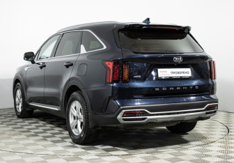 Подержанный автомобиль Kia Sorento 2021 года (7 фото)