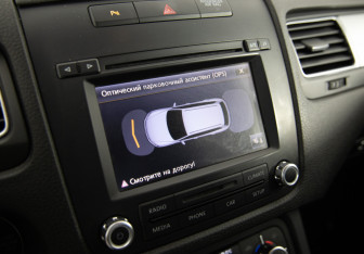 Подержанный автомобиль Volkswagen Touareg 2012 года (18 фото)