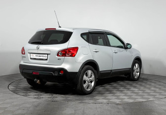 Подержанный автомобиль Nissan Qashqai 2009 года (4 фото)