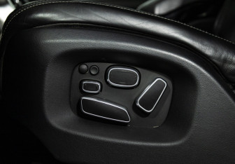 Подержанный автомобиль Land Rover Range Rover 2013 года (18 фото)