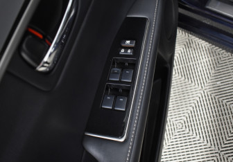 Подержанный автомобиль Lexus ES 2016 года (21 фото)