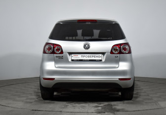 Подержанный автомобиль Volkswagen Golf Plus 2012 года (6 фото)