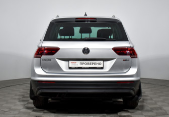 Подержанный автомобиль Volkswagen Tiguan 2018 года (6 фото)