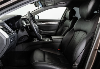 Подержанный автомобиль Hyundai Genesis 2015 года (26 фото)