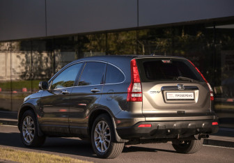 Подержанный автомобиль Honda CR-V 2008 года (8 фото)