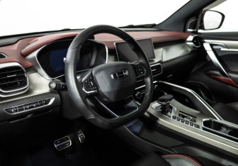 Подержанный автомобиль Geely Coolray 2023 года (11 фото)