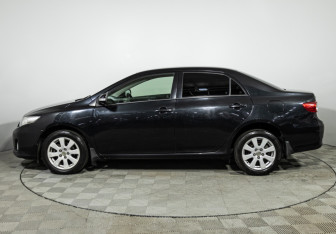 Подержанный автомобиль Toyota Corolla Sedan 2012 года (8 фото)